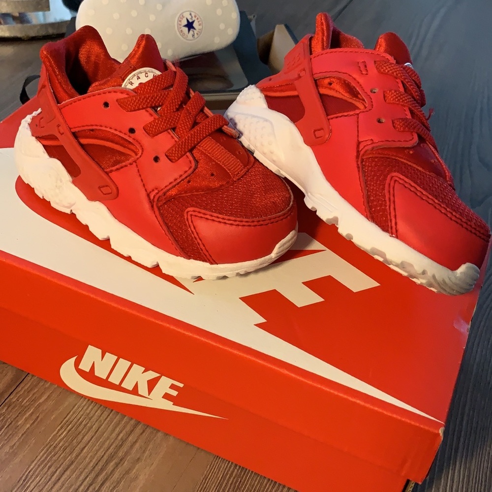 NIKE SHOES